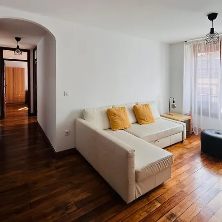 Silvela Dos Amigos Apartment
